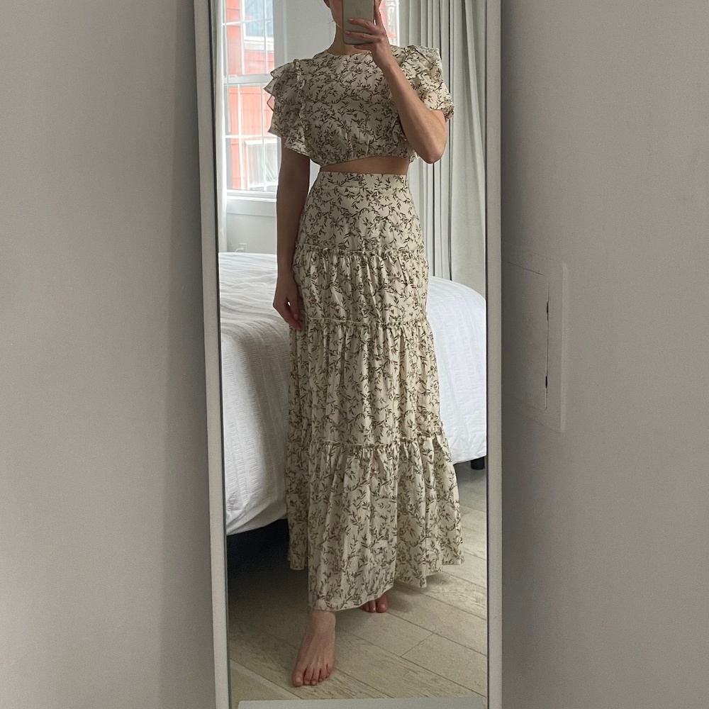 SIR the label olive branch top and skirt and set in SIZE Small / 1 (US 2-4)